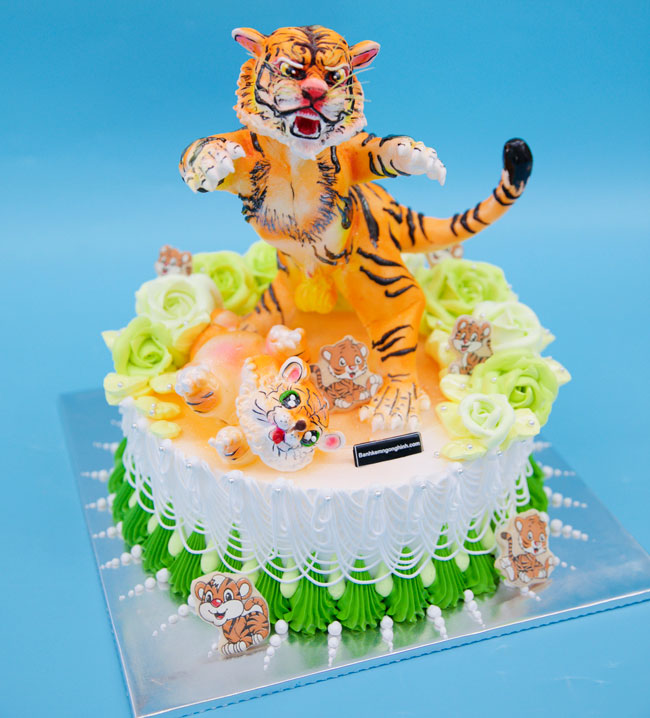 Bánh sinh nhật con hổ uy lực