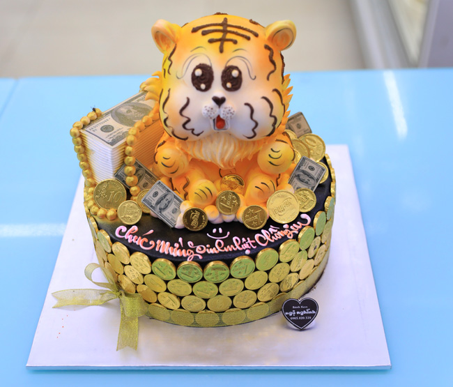 Bánh sinh nhật con hổ vàng