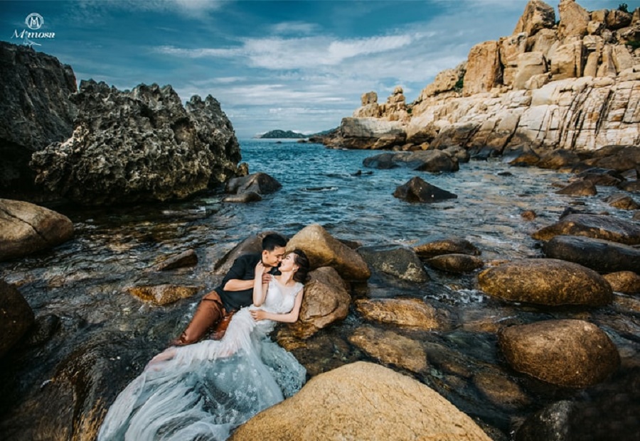 Chụp hình cưới ở đảo Cô Tô